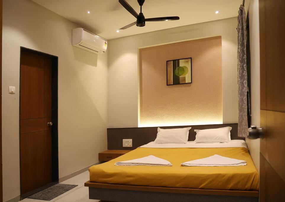 'Sumadhu Homes - 201 ' Kolhapur Exteriör bild